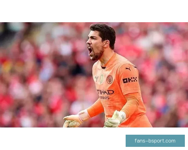 奥尔特加曼城替补门将屡次上演神奇扑救成球队隐形英雄